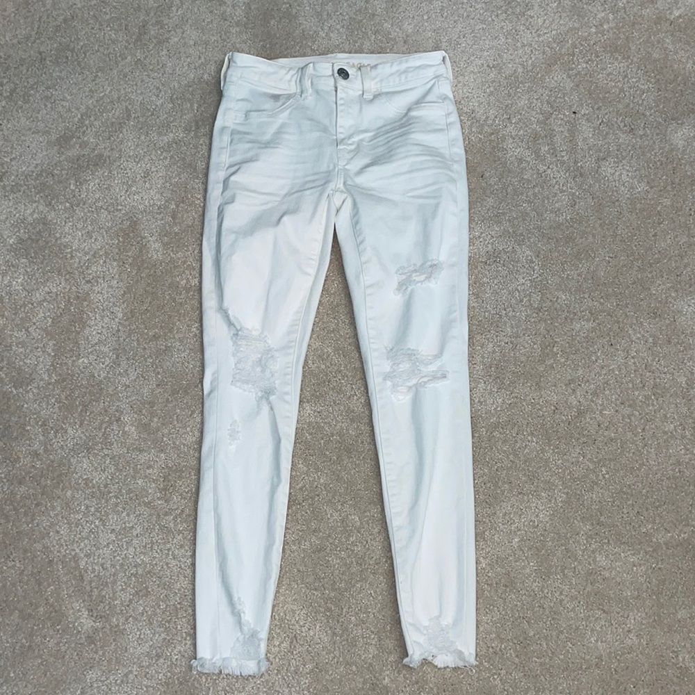 American Eagle Women’s Short Size 2 White Jeans